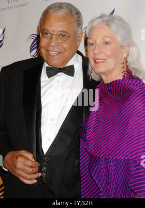 Actor James Earl Jones poses with actress Jane Alexander at the American Theatre Wing gala which honored him in New York on June 4, 2007.Jones and Alexander starred in the 70's film 'The Great White Hope'.  (UPI Photo/Ezio Petersen) Stock Photo