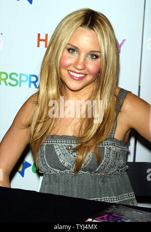 Amanda Bynes attends the launch of the authentic "Hairspray" fashion