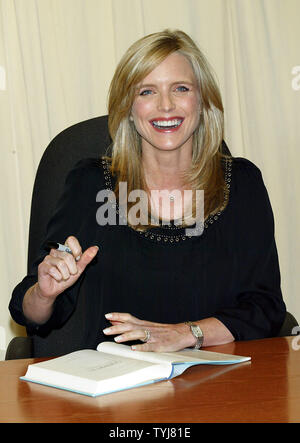 Actress Courtney Thorne-Smith signs copies of her new book 'Outside In' at Barnes & Noble in  New York on September 19, 2007.  (UPI Photo/Laura Cavanaugh) Stock Photo