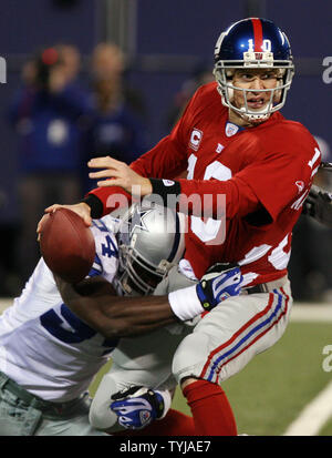 Ny giants football game eli manning hi-res stock photography and images -  Alamy