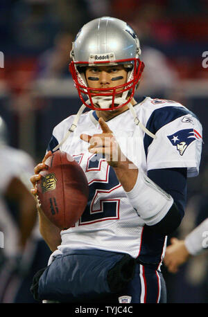 29 December 2007: New England Patriots Tom Brady #12 leaves the