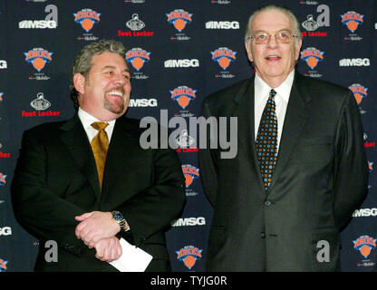 New York Knicks chairman Jim Dolan (L) introduces Donnie Walsh as the new president of operations for the Knicks at Madison Square Garden on April 2, 2008 in New York. Walsh, former president of the Indiana Pacers, is replacing Thomas Isiah but Isiah will continue as team coach for now.  (UPI Photo/Monika Graff) Stock Photo