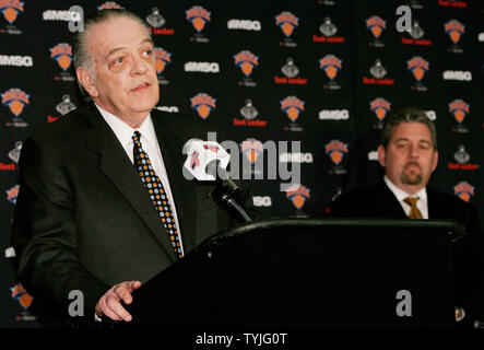 Donnie Walsh talks to reporters as he is introduced as the new president of operations for the New York Knicks at Madison Square Garden on April 2, 2008 in New York. Walsh, former president of the Indiana Pacers, is  replacing Thomas Isiah but Isiah will continue as team coach for now.  (UPI Photo/Monika Graff) Stock Photo