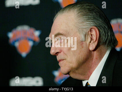 Donnie Walsh talks to reporters as he is introduced as the new president of operations for the New York Knicks at Madison Square Garden on April 2, 2008 in New York. Walsh, former president of the Indiana Pacers, is replacing Thomas Isiah but Isiah will continue as team coach for now.  (UPI Photo/Monika Graff) Stock Photo