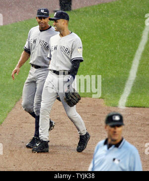 Derek jeter shortstop hi-res stock photography and images - Alamy