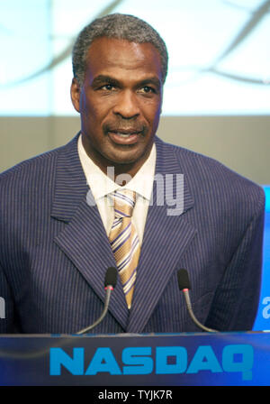 Basketball legend Charles Oakley speaks briefly as he and members of the Reginald  F. Lewis Museum of Maryland African-American History and Culture preside over the closing bell ceremony at the NASDAQ July 7, 2008 in New York City.  (UPI Photo/Monika Graff) Stock Photo