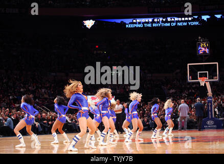 The New York Knicks City Dancers perform during a time out in the third quarter against the Philadelphia 76ers at Madison Square Garden in New York City on January 17, 2009. The 76ers defeated the Knicks 107-97.    (UPI Photo/John Angelillo) Stock Photo