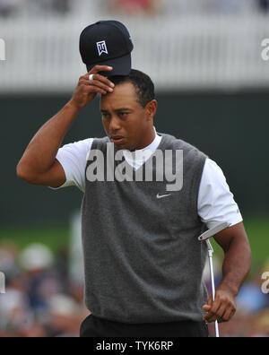 Black tiger woods hat online