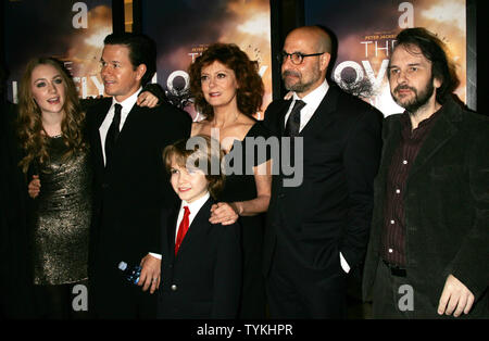 (L-R) Saoirse Ronan, Mark Wahlberg, Christian Ashdale, Susan Sarandon, Stanley Tucci and Peter Jackson arrive for the New York special screening of 'The Lovely Bones' at the Paris Theatre in New York on December 2, 2009.       UPI /Laura Cavanaugh Stock Photo