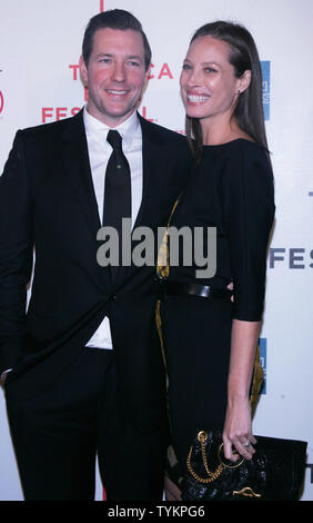 Ed Burns and wife Christy Turlington arriving at the 27 Dresses ...