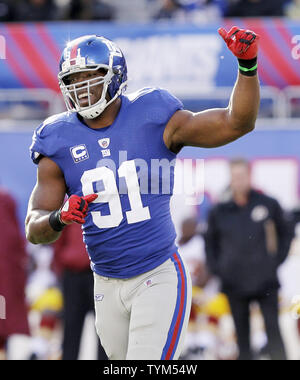 05 September 2012: New York Giants defensive end Justin Tuck (91) during a  week 1 NFL matchup between the Dallas Cowboys and New York Giants at Metlif  Stock Photo - Alamy