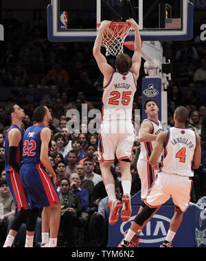 2011 Timofey Mozgov #25 NY Knicks Game Used Shooting Shirt sz 4XT w/  STEINER LOA