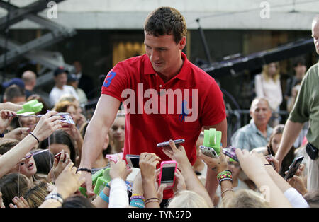 Ryan Lochte Carly Rae Jepsen performing live during the 'Today Show ...