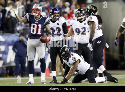 New England Patriots' Aaron Hernandez makes a catch for a