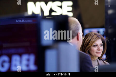 Maria Bartiromo does her CNBC broadcast from the floor of the NYSE ...