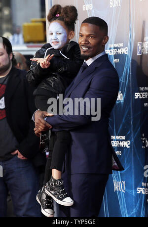 Jamie Foxx And His Daughter Annalise Arrive On The Red Carpet At The ...