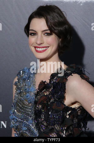 Anne Hathaway arrives at the premiere of 