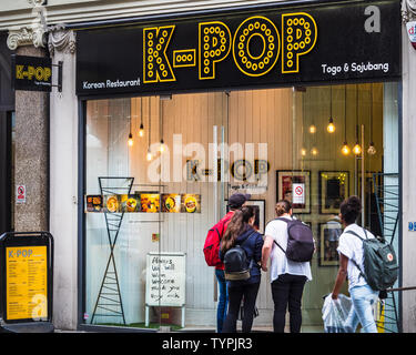 K-Pop Korean Style Fast Food restaurant in Central London Stock Photo