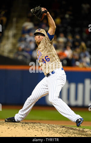 September 21, 2015: Atlanta Braves Shortstop Andrelton Simmons (19) [7976]  during a MLB National League Eats match-up between the Atlanta Braves and  the New York Mets at Citi Field in Flushing, NY. (