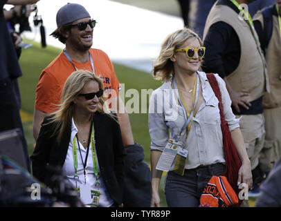 Kate Hudson Wearing a Denver Broncos Hat