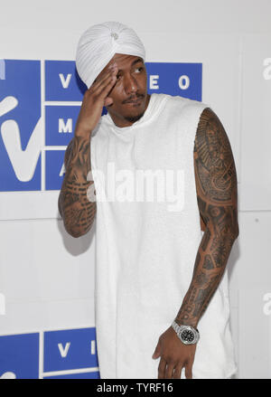 Nick Cannon arrives to the MTV Music Video Awards in Miami. August 28,  2005.CannonNick345 Red Carpet Event, Vertical, USA, Film Industry,  Celebrities, Photography, Bestof, Arts Culture and Entertainment, Topix  Celebrities fashion /