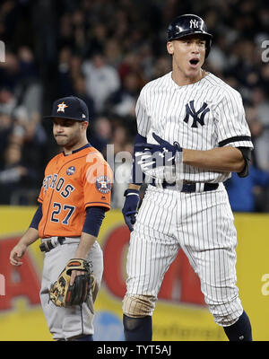 Aaron Judge standing beside of Jose Altuve today. : r/baseball