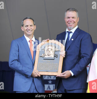 Atlanta Braves Chipper Jones and President of the Baseball Hall of Fame ...