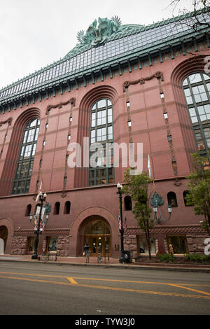 The Harold Washington Libray Center or central library for Chicago IL USA Stock Photo