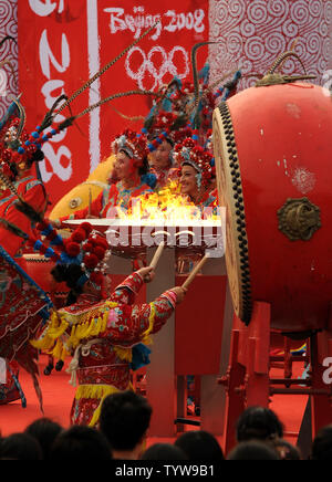 Drummers perform during an Olympic Torch Ceremony at the Temple of Heaven in Beijing, China, on August 6, 2008. The Summer Olympics Opening Ceremonies will be held August 8.      (UPI Photo/Roger L. Wollenberg) Stock Photo