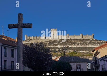 The convent of San Pablo old Alcázar de Alfonso X El Sabio, honors the tomb of the Infante Don Juan Manuel, town of Peñafiel, Valladolid, Spain Stock Photo