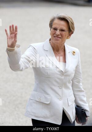 France's Interior Minister Michele Alliot-Marie arrives at the Elysee Palace to attend the first weekly cabinet meeting of the newly named government in Paris on May 18, 2007. (UPI Photo/William Alix) Stock Photo