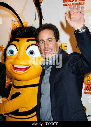 Comedian Jerry Seinfeld arrives at the French premiere of 'Bee Movie' in Paris on December 2, 2007.   (UPI Photo/David Silpa) Stock Photo