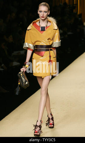 A model wears an outfit by US fashion designer Marc Jacobs for Louis Vuitton at the Spring-Summer 2009 ready-to-wear Paris Fashion Week, October 5, 2008. (UPI Photo/Eco Clement) Stock Photo