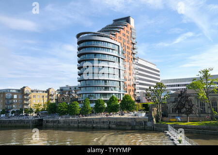 Putney Wharf Tower apartment block (formerly ICL tower) on Putney embankment, London SW15, England, UK.  Architects: Patel Taylor Stock Photo