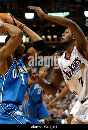Tracy mcgrady 2003 hi-res stock photography and images - Alamy