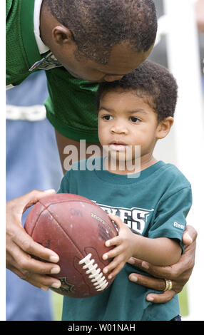 With Eagles in Super Bowl local fans naturally think of Dons Hall of Fame  qb Randall Cunningham who starred in Philly