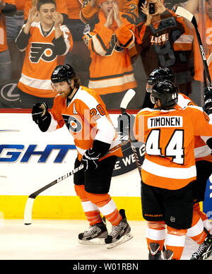 Claude giroux winter classic hotsell jersey 2012