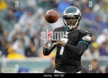 Philadelphia Eagles' Michael Vick third quarterback for today's game with  the Atlanta Falcons 