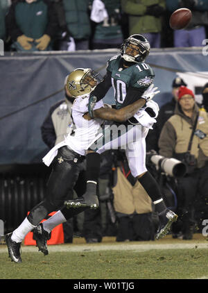 New Orleans Saints' Corey White (24) warms up against the Carolina