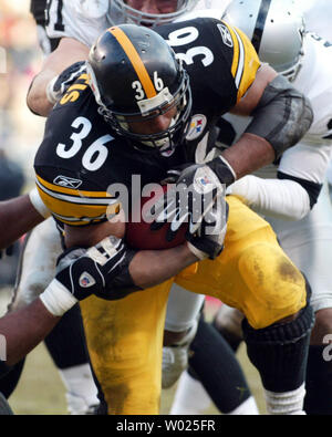 Pittsburgh Steelers running back Jerome Bettis (36) celebrates his fourth  quarter touchdown against the Indianapolis Colts during their AFC  Divisional playoff game at the RCA Dome in Indianapolis on January 15, 2006.