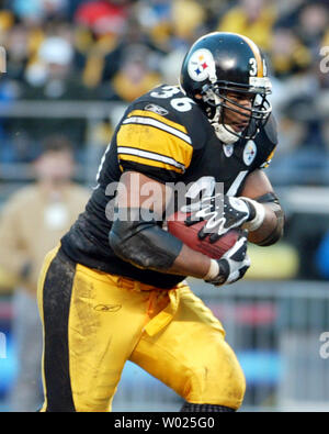 Pittsburgh Steelers Jerome Bettis became the the NFL seventh all-time  leading rusher, during the fourth quarter at Heinz Feild in Pittsburgh, in  the game against the San Diego Chargers on December 21, 2003. The Steelers  went on to defeat the Chargers 4