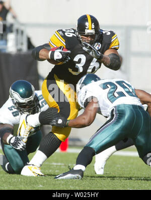 Pittsburgh Steelers' running back Jerome Bettis (36) celebrates a victory  over the Seattle Seahawks in Super Bowl XL on Sunday, February 5, 2006, in  Detroit, Michigan. (Photo by Patrick Schneider/Charlotte Observer/KRT Stock