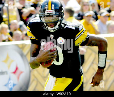 12 September 2010: Pittsburgh Steelers safety Troy Polamalu (43) during the  NFL game between the Atlanta Falcons and the Pittsburgh Steelers at Heinz  Field in Pittsburgh, Pennsylvania. (Icon Sportswire via AP Images