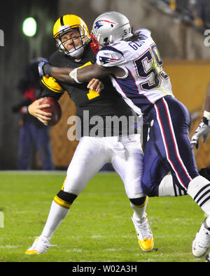 New England Patriots Rob Gronkowski runs off the field following the 39-26  win over the Pittsburgh Steelers at Heinz Field in Pittsburgh, Pennsylvania  on November 14, 2010. New England Patriots Rob Gronkowski