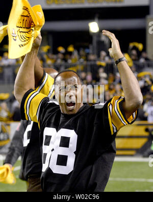 LYNN SWANN 8X10 PHOTO PITTSBURGH STEELERS NFL FOOTBALL PICTURE CLOSE UP  COLOR