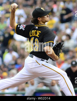 Pittsburgh Pirates' Jeff Locke (49) delivers during the first inning of ...