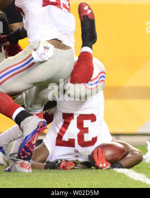 Tampa, Florida, USA. 24th Sep, 2018. Pittsburgh Steelers defensive back Joe  Haden (23) tries to tackle Tampa Bay Buccaneers tight end O.J. Howard (80)  in the 2nd half during the game between