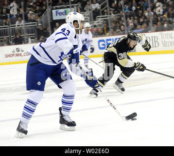 Pittsburgh Penguins' Jussi Jokinen (36) celebrates his goal with ...