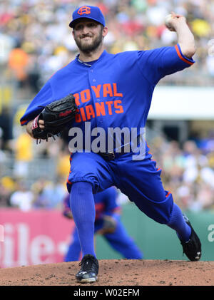 New York Mets pitcher Jonathon Niese (49) pitches in the first inning ...