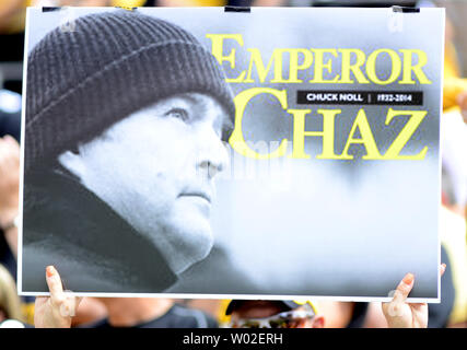 Pittsburgh Steelers fans displays signs honoring the memory of Hall of Fame head coach Chuck Noll at Heinz Field in Pittsburgh on September 7, 2014.  UPI/Archie Carpenter Stock Photo